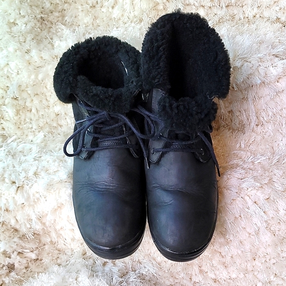 UGG Suede Shearling Collar Booties - Picture 3 of 6